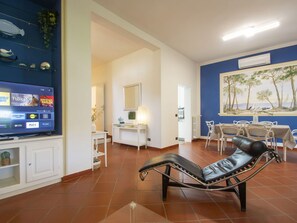Holz, Interior Design, Die Architektur, Fussboden, Flooring, Wohnzimmer, Halle, Zimmerpflanze, Hartholz, Fernsehen