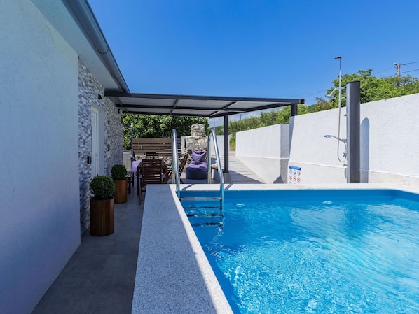 Piscine, Composite, Ombre, Mobilier De Jardin, Recours, Tuile, Plate-Forme, Eco Hôtel, Conception, Plante D'Appartement