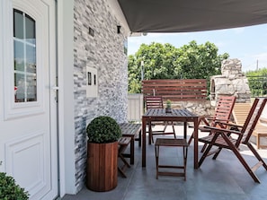 Plante, Propriété, Meubles, Bâtiment, Pot De Fleur, Table, Bois, Ciel, Plante D'Appartement, Chaise