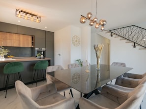 Table, Property, Furniture, Chair, Lighting, Interior Design, Living Room, Architecture, Wood