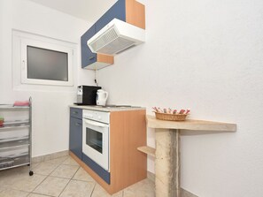 Möbel, Cabinetry, Holz, Interior Design, Küche, Fussboden, Materialeigenschaft, Flooring, Gebäude, Hartholz