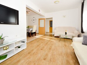 Gebäude, Eigentum, Holz, Interior Design, Haus, Komfort, Fussboden, Flooring, Grundeigentum