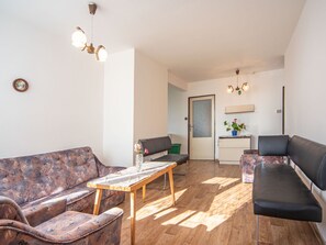 Table, Furniture, Property, Couch, Wood, Interior Design, Studio Couch, House, Floor, Flooring