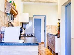 Cabinetry, Azure, Picture Frame, Wood, Interior Design, Door, Houseplant, Flooring, Kitchen, Ceiling