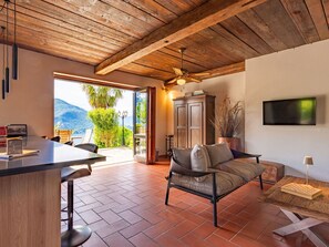 Möbel, Pflanze, Gebäude, Holz, Komfort, Interior Design, Fussboden, Flooring, Baum, Hartholz