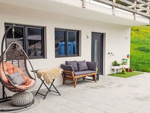 Möbel, Fenster, Pflanze, Komfort, Die Architektur, Schatten, Interior Design, Wohnzimmer, Fussboden, Flooring