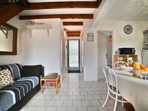Nuage, Ciel, Meubles, Ombre, Mobilier De Jardin, Bois, Table, Balancelle, Chaise Pliante, Tableau De Plein Air