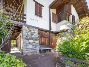 Plant, Building, Window, House, Land Lot, Wood, Cottage, Tree, Residential Area, Brickwork