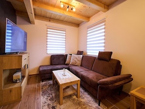 Furniture, Couch, Table, Wood, Window, Lighting, Interior Design, Comfort, Living Room, Floor
