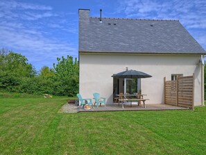 Sky, Cloud, Building, Plant, Door, Land Lot, House, Grass, Window, Cottage