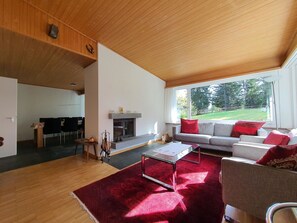 Eigentum, Couch, Komfort, Tabelle, Interior Design, Studio Couch, Flooring, Wohnzimmer, Holz, Fussboden