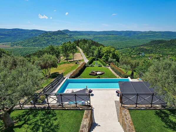 Piscine, Colline, Paysage, Station De Montagne, Chaîne De Montagnes, Crête, Jardin, Eco Hôtel, Recours, Aménagement Paysager