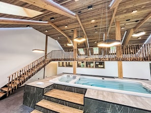 Property, Swimming Pool, Wood, Water, Beam, Floor, Building, Leisure, House, Flooring