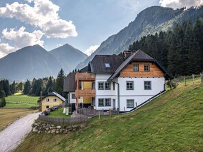 Cloud, Mountain, Sky, Plant, Building, Window, Natural Landscape, Tree, House, Highland