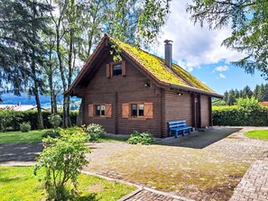 Plant, Window, Building, Sky, Tree, Cloud, Natural Landscape, House, Wood, Cottage
