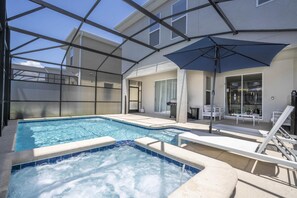 Swimming Pool + SPA with Privacy Screen