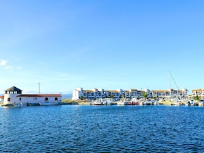 L'Eau, Ciel, Nuage, Navire, Bateau, Lac, Cotiers Et Relief Océaniques, Quai, Voie Navigable, Horizon