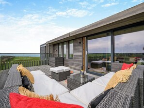 Terrace | 3 Karn Havos, Mawgan Porth