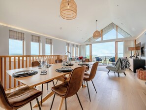 Open plan living space | 3 Karn Havos, Mawgan Porth