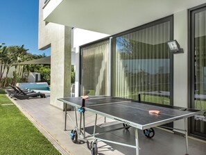 Himmel, Wolke, Wasser, Tabelle, Möbel, Gartenmöbel, Schatten, Holz, Tisch Im Freien, Stuhl