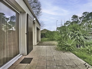 Plant, Sky, Building, Window, Tree, Land Lot, House, Larch, Grass, Residential Area