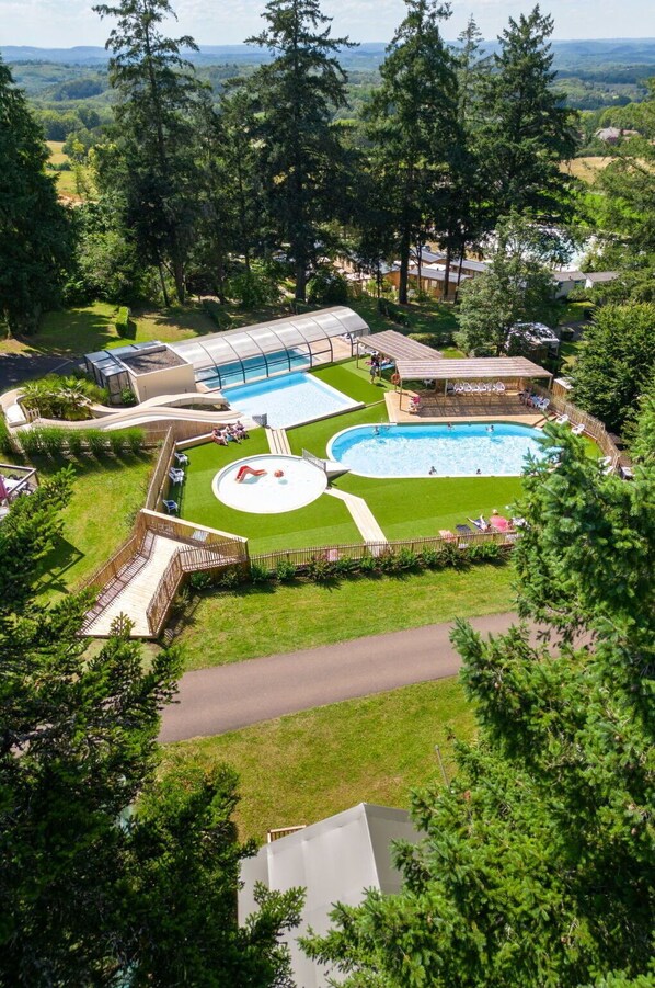 Piscine, Des Loisirs, Recours, Établissements Humains, Loisir, Jardin, Aménagement Paysager, Parc, Équipement Extérieur Play, Ombre