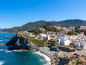 Water, Sky, Property, Mountain, Building, Blue, Nature, Azure, Coastal And Oceanic Landforms