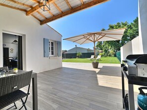 Propriété, Ciel, Plante, Bois, Ombre, Plante D'Appartement, Pot De Fleur, Architecture, Design Intérieur, Fenêtre