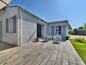 Ciel, Propriété, Plante, Bâtiment, Fenêtre, Bois, Lot Terre, Ombre, Maison, Paysage