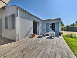 Ciel, Propriété, Plante, Bâtiment, Fenêtre, Bois, Lot Terre, Ombre, Maison, Paysage