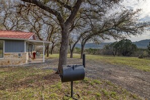 Live Oak Cottage with BBQ Grill