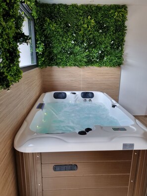 Bain à remous intérieur