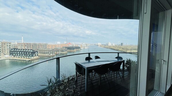 Balcony / Terrace / Patio, Building Exterior, Outdoor, Scenic View