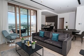 Living Room (2)
