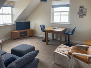Living room/dining room | Top o’ The Brewery, Scarborough