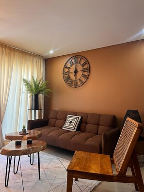 Living room (2)
