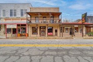 Home Exterior | Central Downtown Location