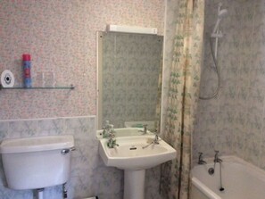 Brown, Tap, Bathroom Sink, Plumbing Fixture, Sink, Property, Purple, Bathroom, Interior Design, Building
