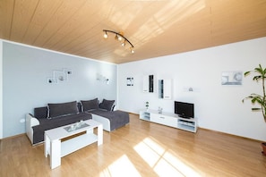 Living room 2