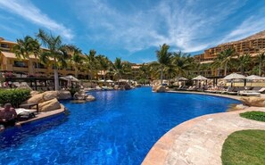 Fiesta Americana Villas Los Cabos All Inclusive Golf and Spa Resort_2.jpg