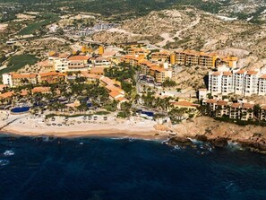 Fiesta Americana Villas Los Cabos All Inclusive Golf and Spa Resort_5.jpg