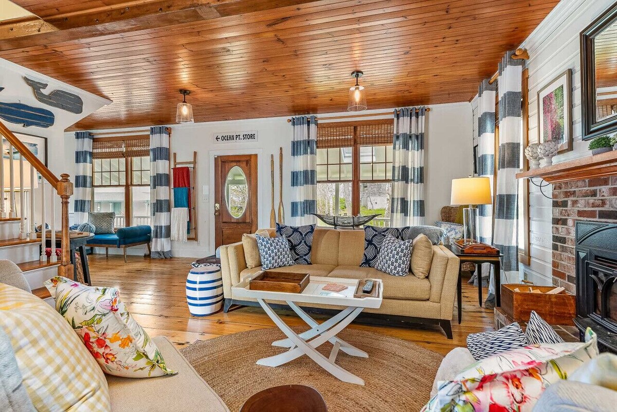 Beautiful Ocean Point Escape