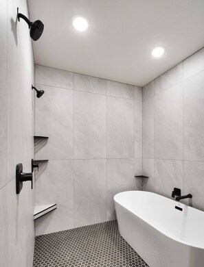 Custom Shower & Tub
