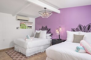 Stylish & Spacious Palm Springs Escape 🏜️
Modern desert vibes and room to unwind—your getaway starts here.