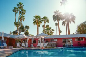 ☀️ Dive into the sparkling  heated pool and soak up the California sun. 