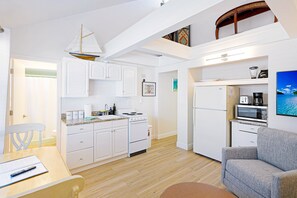 The Coral Cabanas, Vaulted ceilings, Siesta Key 1BR
