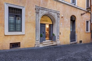 Entrance to this Roman palazzo