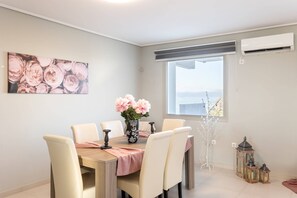 Dedicated dining table