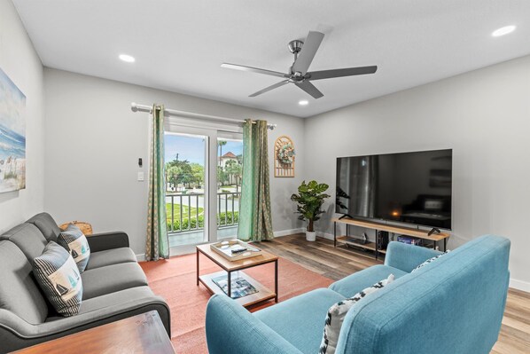 Enjoy 832 sq ft of luminous open-floor living space.