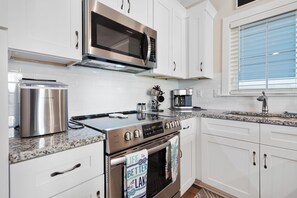 Full kitchen